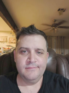 <span>Matthew, 39</span>&nbsp;<span style='width: 25px; height: 16px; float: right; background-image: url(/bitmaps/flags_small/US.PNG)'>&nbsp;</span><br><span>Richmond, USA</span>&nbsp;<input type='button' class='joinbtn' style='float: right' value='JOIN NOW' />