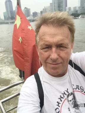 <span>Magnus, 65</span>&nbsp;<span style='width: 25px; height: 16px; float: right; background-image: url(/bitmaps/flags_small/SE.PNG)'>&nbsp;</span><br><span>Karlskrona, Sweden</span>&nbsp;<input type='button' class='joinbtn' style='float: right' value='JOIN NOW' />