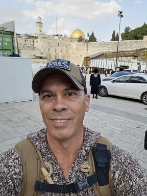 <span>Jeremy , 47</span> <span style='width: 25px; height: 16px; float: right; background-image: url(/bitmaps/flags_small/US.PNG)'> </span><br><span>Dallas, Соединенные Штаты Америки</span> <input type='button' class='joinbtn' style='float: right' value='JOIN NOW' />