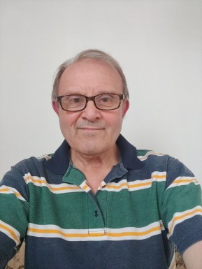 <span>Günter, 56</span> <span style='width: 25px; height: 16px; float: right; background-image: url(/bitmaps/flags_small/DE.PNG)'> </span><br><span>Holzminden, Alemanha</span> <input type='button' class='joinbtn' style='float: right' value='JOIN NOW' />